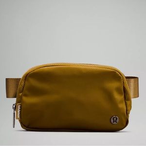 Burnt Caramel Lululemon Everywhere belt bag